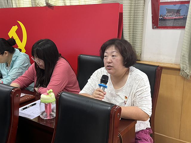 初中党支部大会_5.png