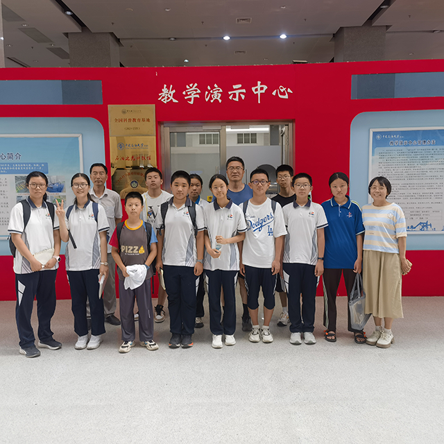昌平二中“英才班”学生走进中国石油大学理学院_图五.png