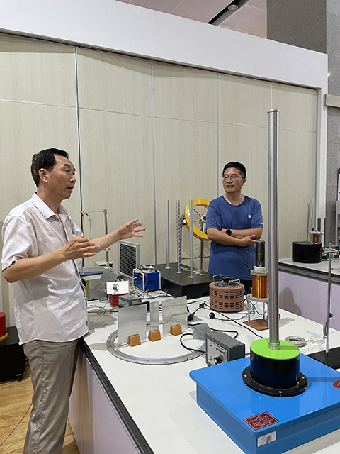 昌平二中“英才班”学生走进中国石油大学理学院_图三.png