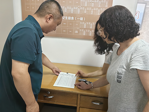 照片-平安校园昌平二中政府街校区开展2024暑假前校园安全大检查_7.png