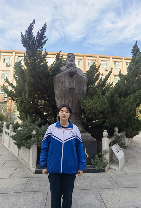 高一2班闫鑫玥.png