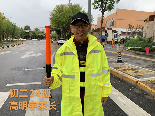 护学岗照片_3.png