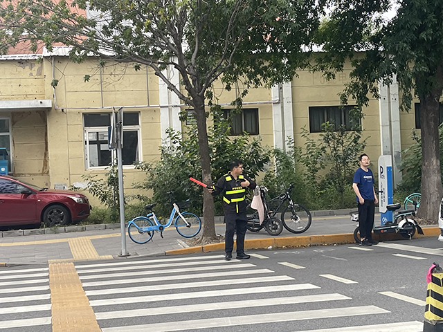 护学岗照片_6.png