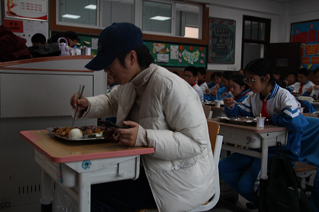 图片-“餐”与管理--“味”爱同行——回龙观校区组织膳食委员会家委会校园开放日活动_7.png