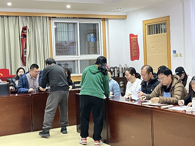11.14高中党支部预备党员转正大会_8.png