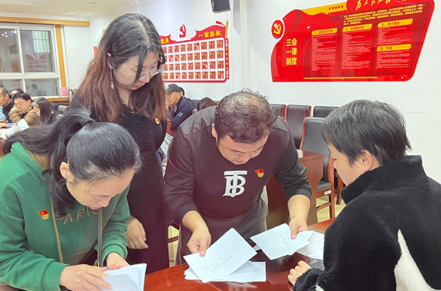 11.14高中党支部预备党员转正大会_9.png
