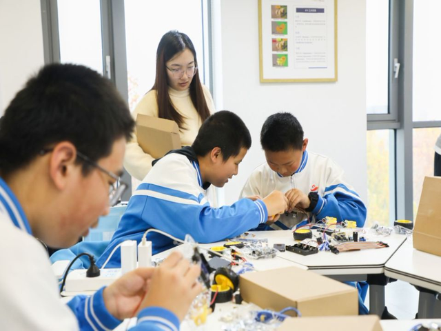 昌平二中学生走进北航“探秘人工智能”_图11.png
