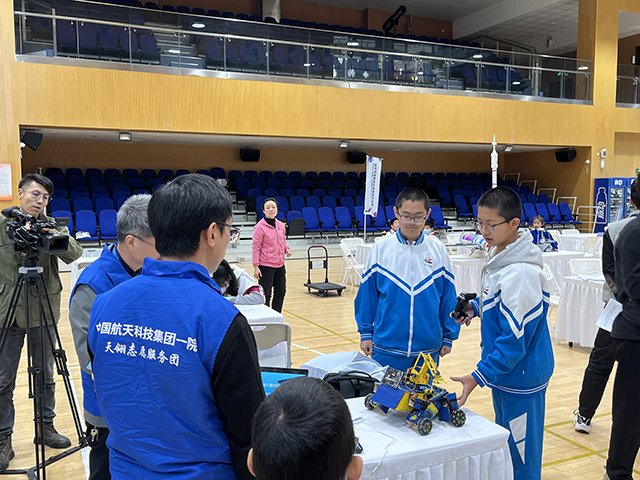 照片-喜报！昌平二中电子社团学生参加2024年北京市中小学生航天科技体验与创意设计大赛斩获一等奖_图3.png