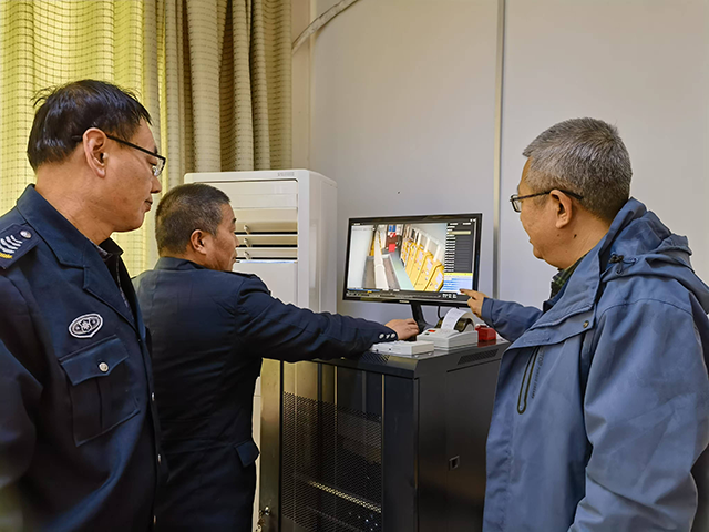 照片-精细落实安全举措 筑牢校园“防护网”——昌平二中全面开展新学期各项安全准备工作_13.png