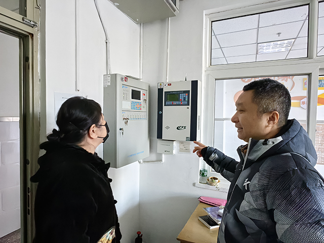 照片-精细落实安全举措 筑牢校园“防护网”——昌平二中全面开展新学期各项安全准备工作_25.png