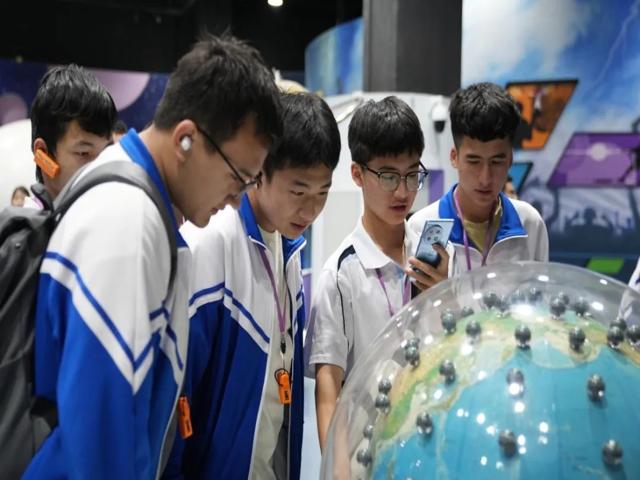 高一新疆班研学2025年上传_20250426_205322_019.jpg