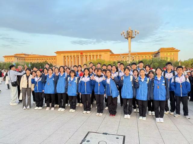 高一新疆班研学2025年上传_20250426_205322_022.jpg
