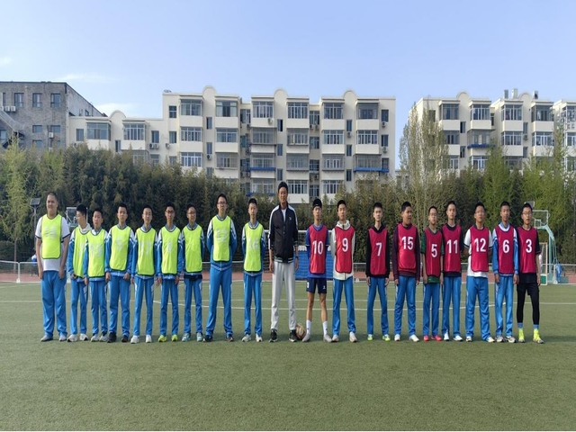 昌平二中少年竞锋芒——初二年级足球联赛热血收官_图5.png