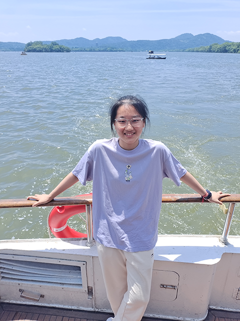 2025年高考单科状元+学法分享_2025年高考单科状元+学法分享_政治+崔舒育.png