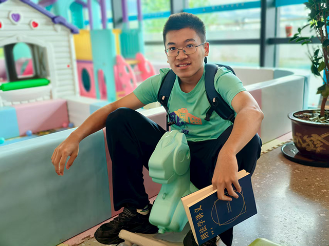 2025年高考单科状元+学法分享_2025年高考单科状元+学法分享_历史+李英睿.png