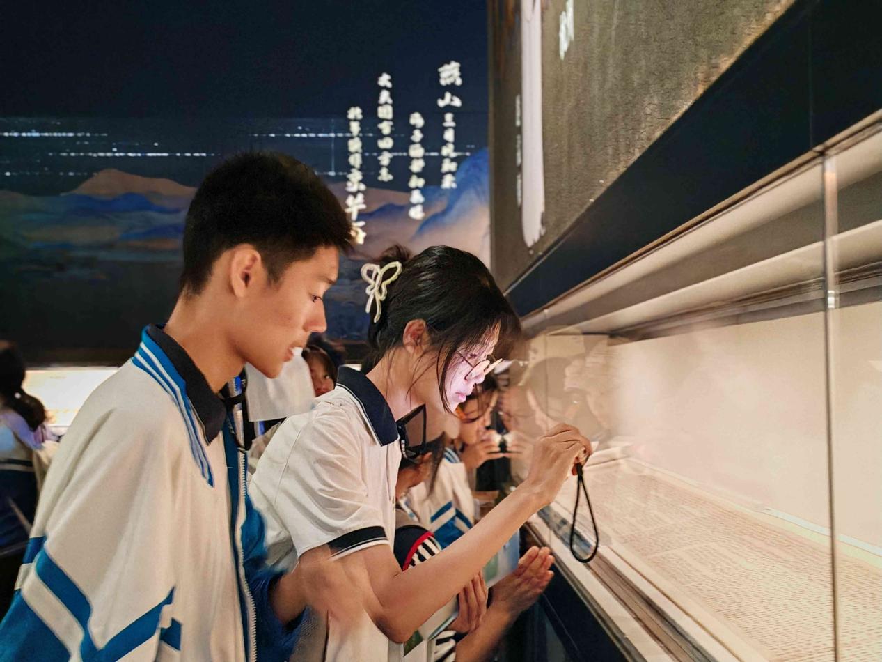 博物馆图片两张-24