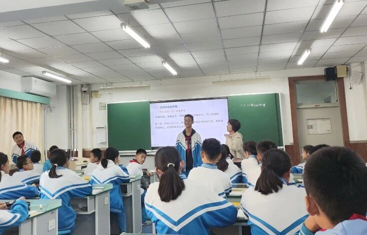 9459e951ec4506d46b2cf341dfdaac75