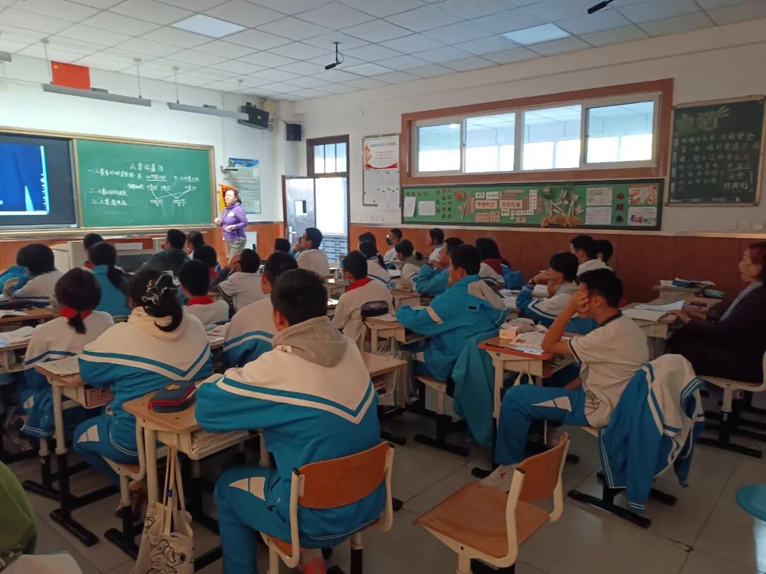 98aa532a29362579c8ab88421b8825c3