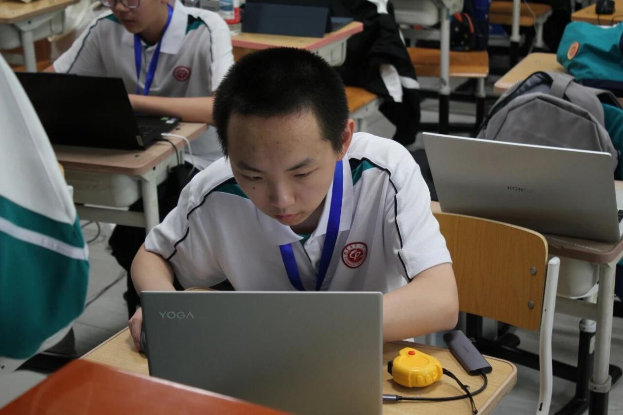 18864298b880db40ee16875eec657594